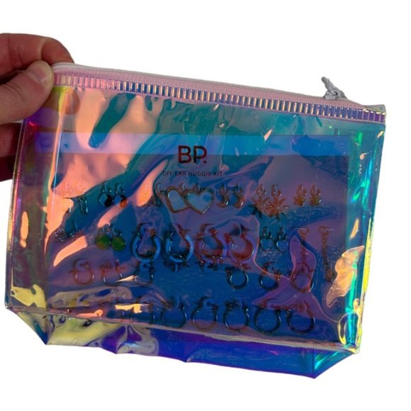 NWT Nordstrom DIY Huggie Earrings Kit with Bag 10 Pair Zipper Case New Snap Post - Picture 2 of 8